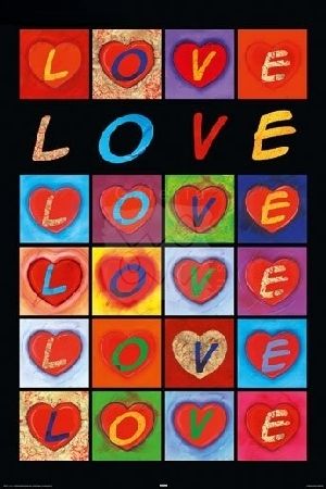 plakat typograficzny z sercami i barwnymi napisami love