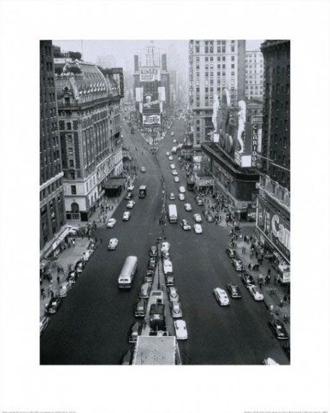 czarno-biała reprodukcja przedstawiająca widok na Times Square w Nowym Jorku