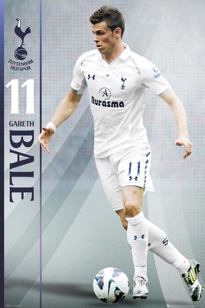 Plakat piłkarski na którym piłkę kopie Gareth Bale.