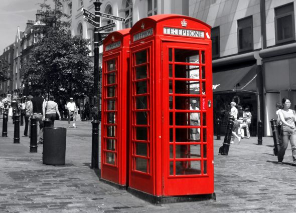 fototapeta z czerwoną budką telefoniczną w Londynie