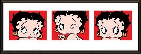obraz będący tryptykiem w ramie z Betty Boop na czerwonym tle z białym obramowaniem