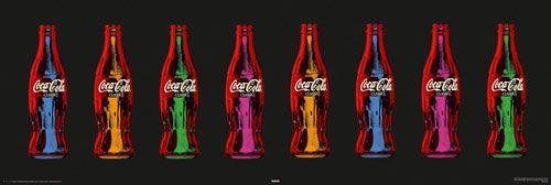 plakat pop-art z butelkami Coca Cola na czarnym tle