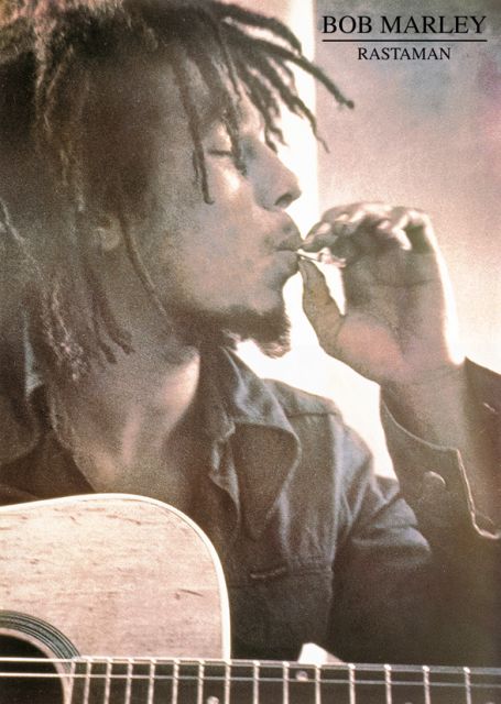 plakat na ścianę z palącym marichuanę Bobem Marleyem Rastaman