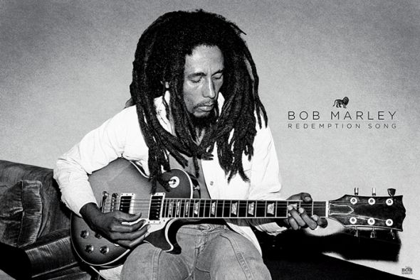 Bob Marley grający na gitarze. Czarno-biały plakat