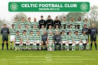 plakat ze zdjęciem drużynowym Celticu na rok 2011/12