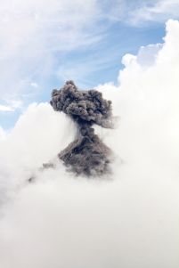 Erupcja Wulkanu - plakat