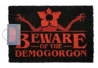 Beware of the Demogorgon serialowa wycieraczka z potworem pod drzwi z Stranger Things