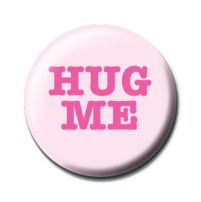 Hug Me - przypinka