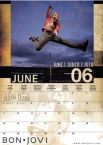 wnętrze oficjalnego kalendarza na 2013 rok z Bon Jovi