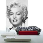 Czarno-biała fototapeta z Marilyn Monroe w nowoczesnym salonie na ścianie