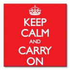 Obraz na płótnie przedstawia napis Keep Calm and Carry On na czerwonym tle