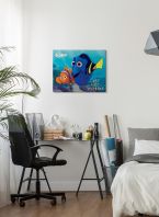 Obraz wiszący w sypialni przedstawiający Nemo i Dory z bajki ''Gdzie jest Dory?''