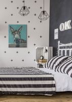 Obraz naścienny wiszący w sypialni przedstawiający osiołka