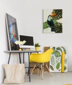 Obraz na płótnie Tropical Toucan wiszący w biurze nad żółtym krzesłem