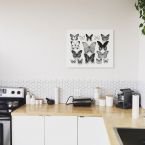 Aranżacja dla obrazu ''Kolekcja Motyli'' autorstwa Alyson Fennell przedstawiająca nowoczesną kuchnię