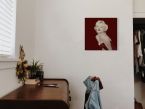 Marylin Monroe w czerwieni - obraz na płótnie powieszony w pokoju nastolatki