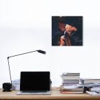 Obraz płócienny Kanion Antylopy powieszony nad drewnianym biurkiem