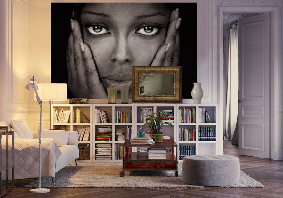 fototapeta przedstawiająca młodą kobietę z pięknymi oczami nad białym biurkiem w gabinecie z białymi ścianami