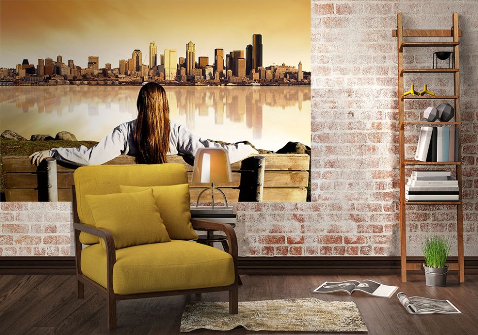 aranżacja fototapety z kobietą i panoramą miasta w żółtym pokoju