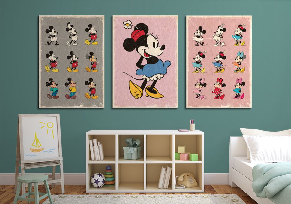 Aranżacja dziecięcych obrazów na płótnie przedstawiających zaszokowaną Myszkę Minnie i Miki