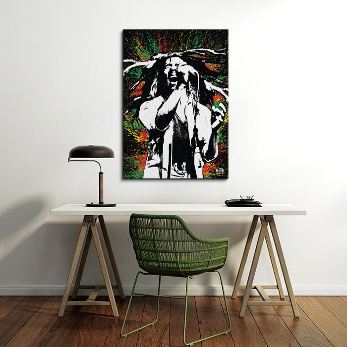 Obrazy na płótnie przedstawiają wizerunek śpiewającego Boba Marleya