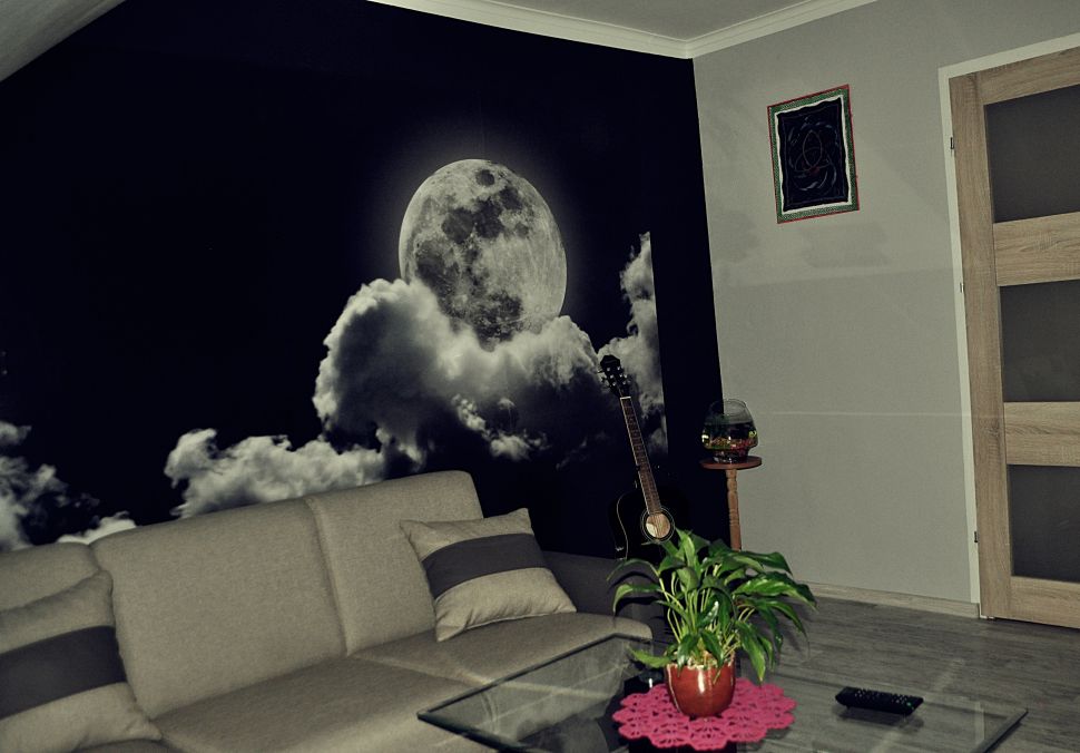 Fototapeta Zachmurzony Księżyc na ścianie w salonie