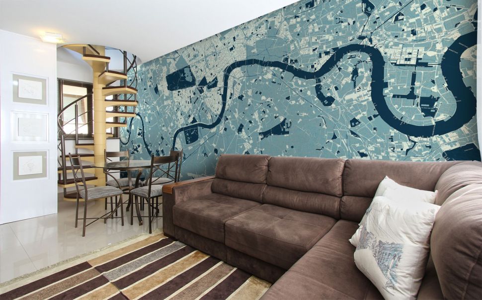 Fototapeta wisząca w salonie na ścianie nad brązową kanapą przedstawiająca mapę Londynu