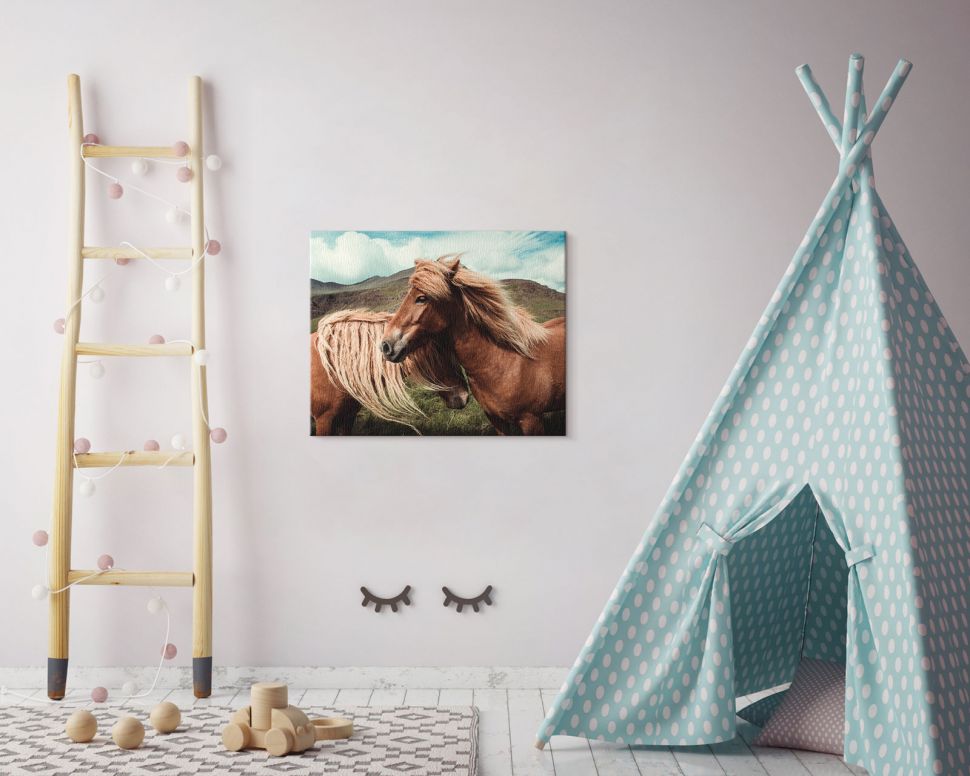 Obraz na płótnie Horses with mane wiszący w dziecięcym pokoju na białej ścianie obok namiotu tipi