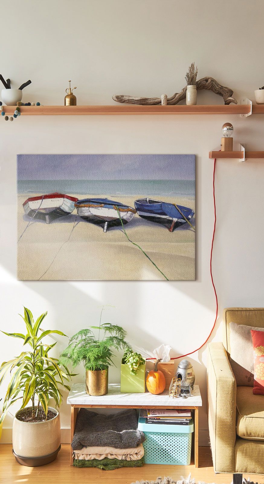 Obraz na płótnie do powieszenia na ścianie przedstawiający trzy łodzie na plaży
