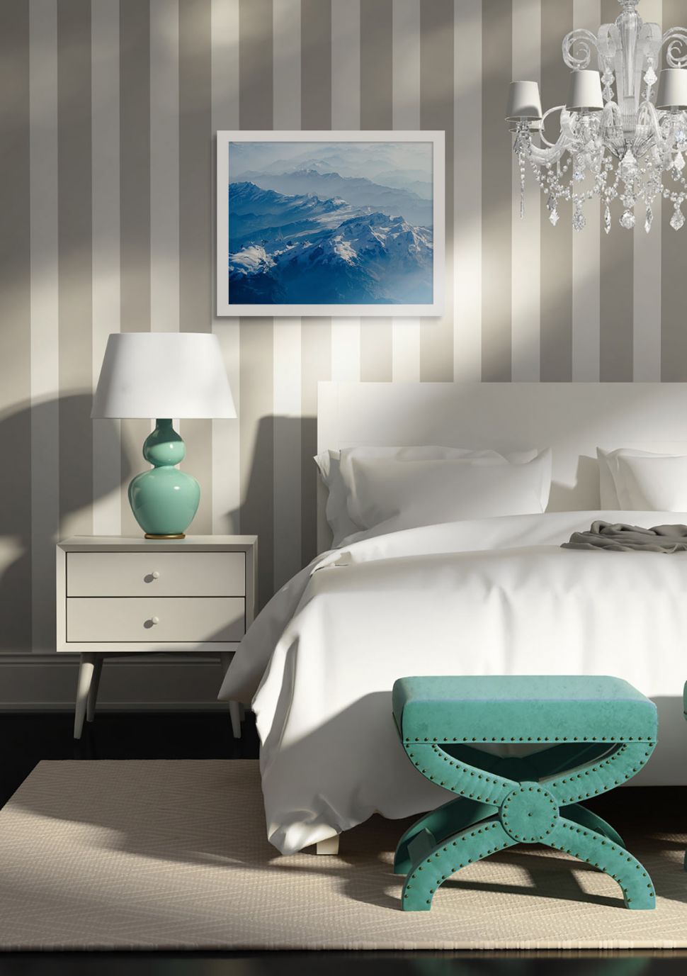 Plakat Snowy Mountains w białej ramie powieszony w sypialni nad łóżkiem