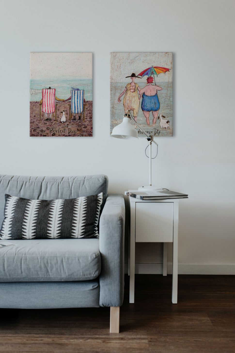Obraz na płótnie namalowany przez Sam Toft pod tytułem Perfect Day w salonie nad kanapą