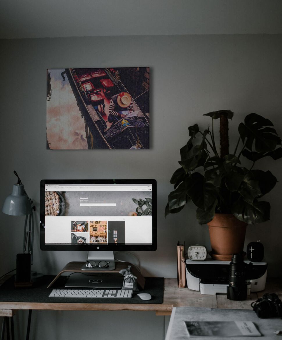 Obraz na płótnie Gondola powieszony w biurze nad komputerem