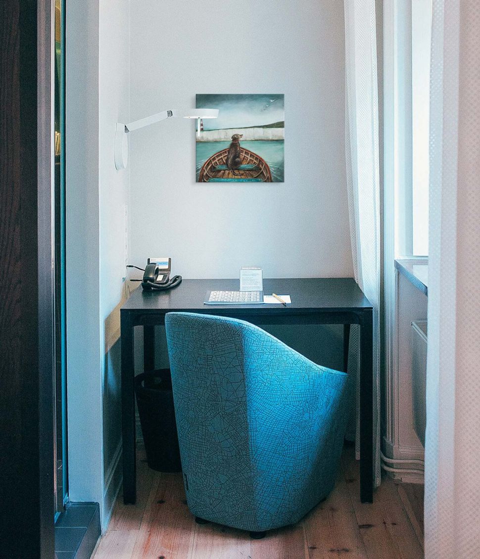 Obraz na płótnie The Helmsman na ścianie w pokoju nad biurkiem i niebieskim fotelem
