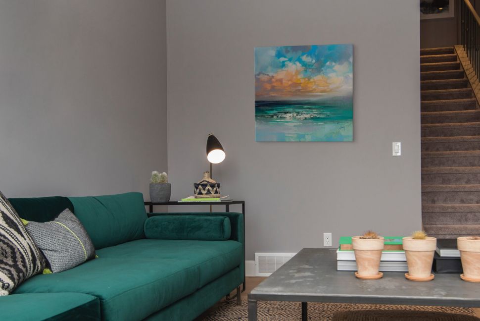 Obraz na płótnie Hebridean Waters na ścianie w salonie nad turkusową kanapą
