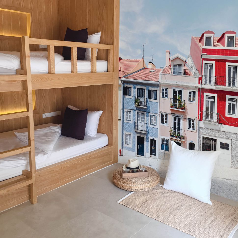 Fototapeta papierowa Kolorowe Kamienice w sypialni