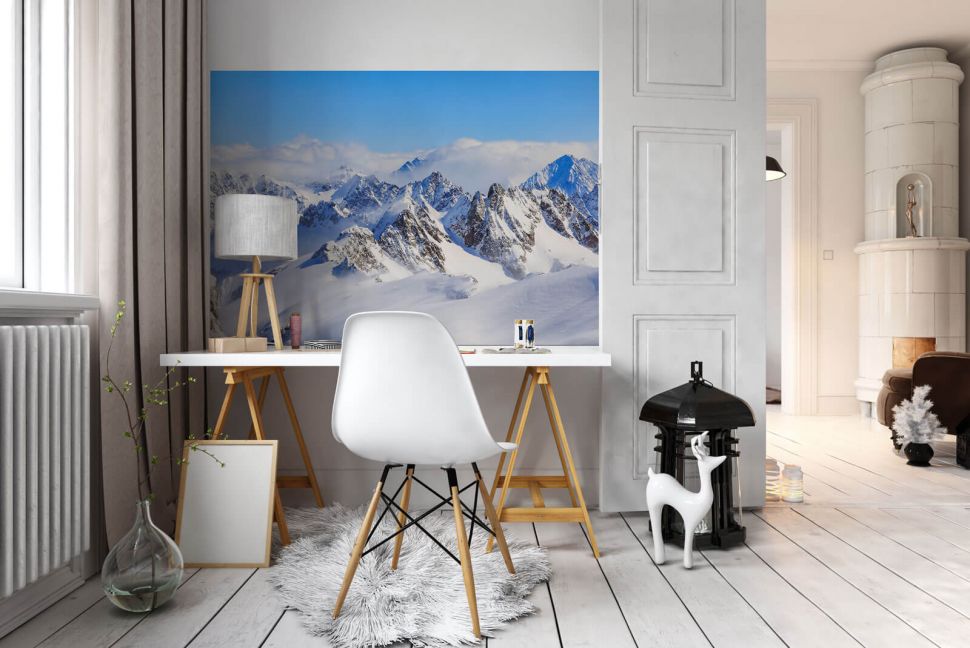 Fototapeta przedstawiająca Alpy w pokoju nad biurkiem